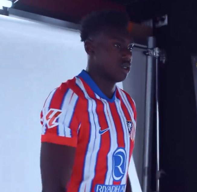 atletiuniverse's tweet photo. 🚨🇵🇹🇪🇸 João Félix and Samu Omorodion participated in Atlético Madrid’s photoshoot for the 2024/25 season. https://t.co/XG5Y4w1F3y