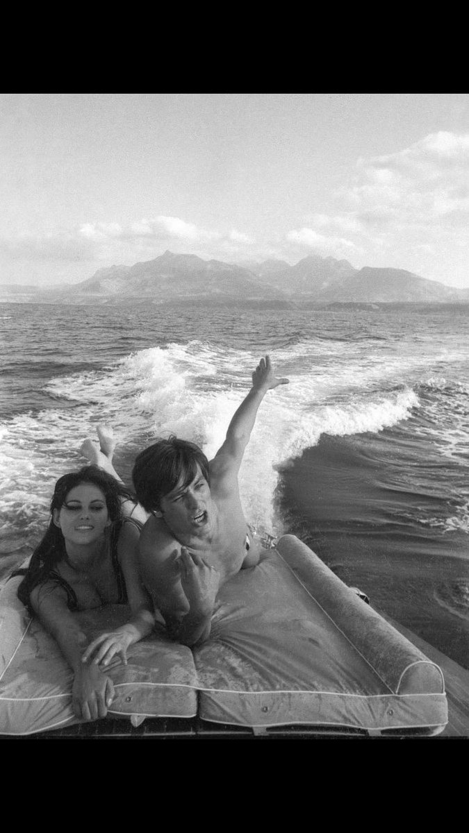 Avec Claudia Cardinale. Jamais le soleil de la Sicile n’aura été aussi ténébreux.