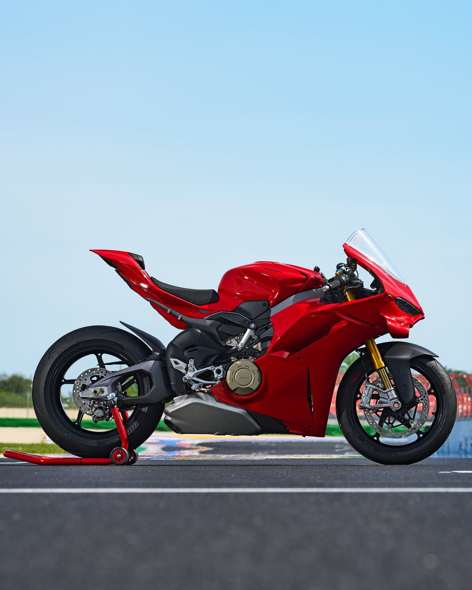 Prepare to experience the pinnacle of performance and design. The new Panigale V4 redefines power and elegance, delivering an unparalleled riding experience. 
Elevate your ride. Embrace the legend. ✨

#Ducati #PanigaleV4 #WonderEngineered