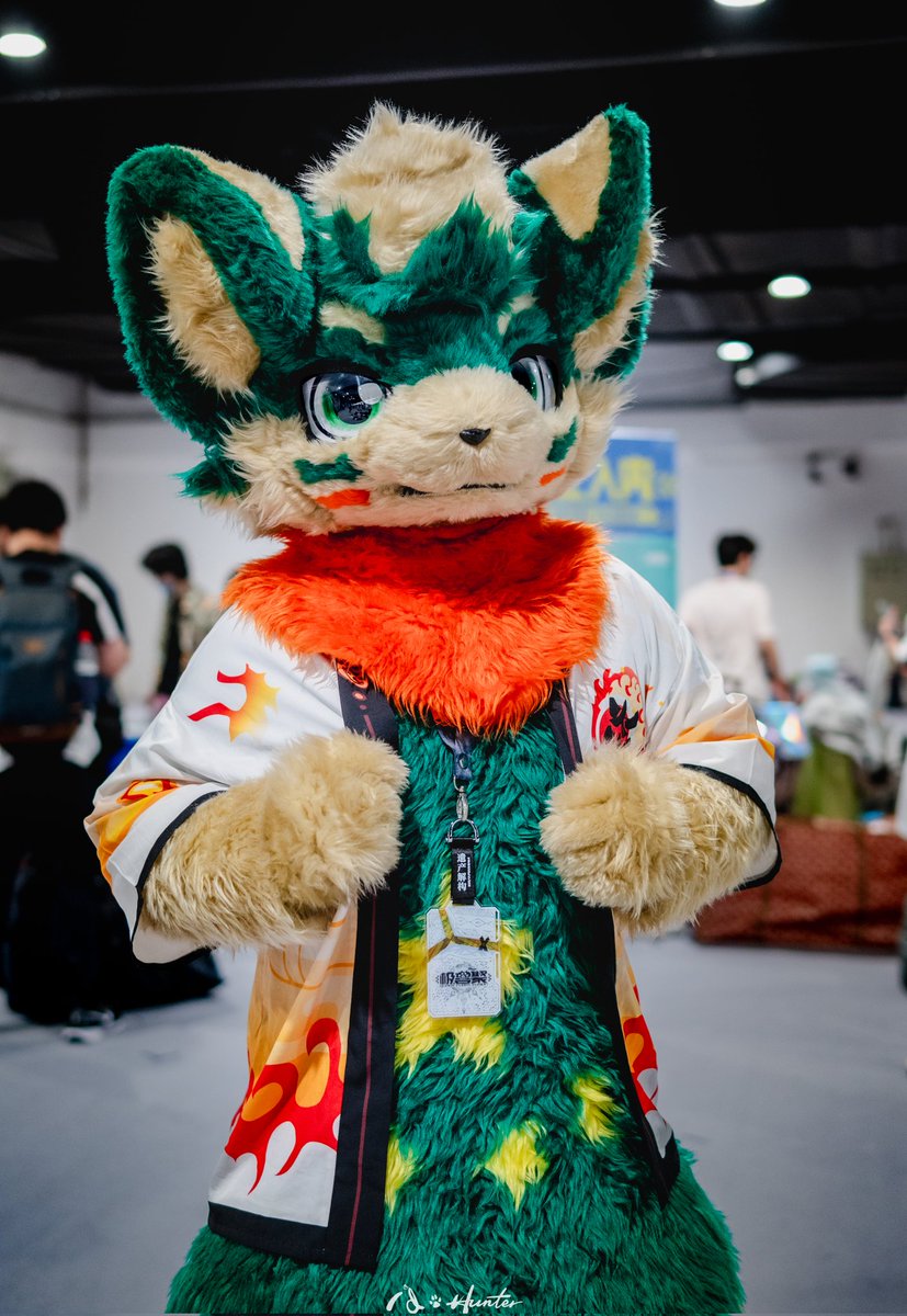 走，出发
#FursuitFriday