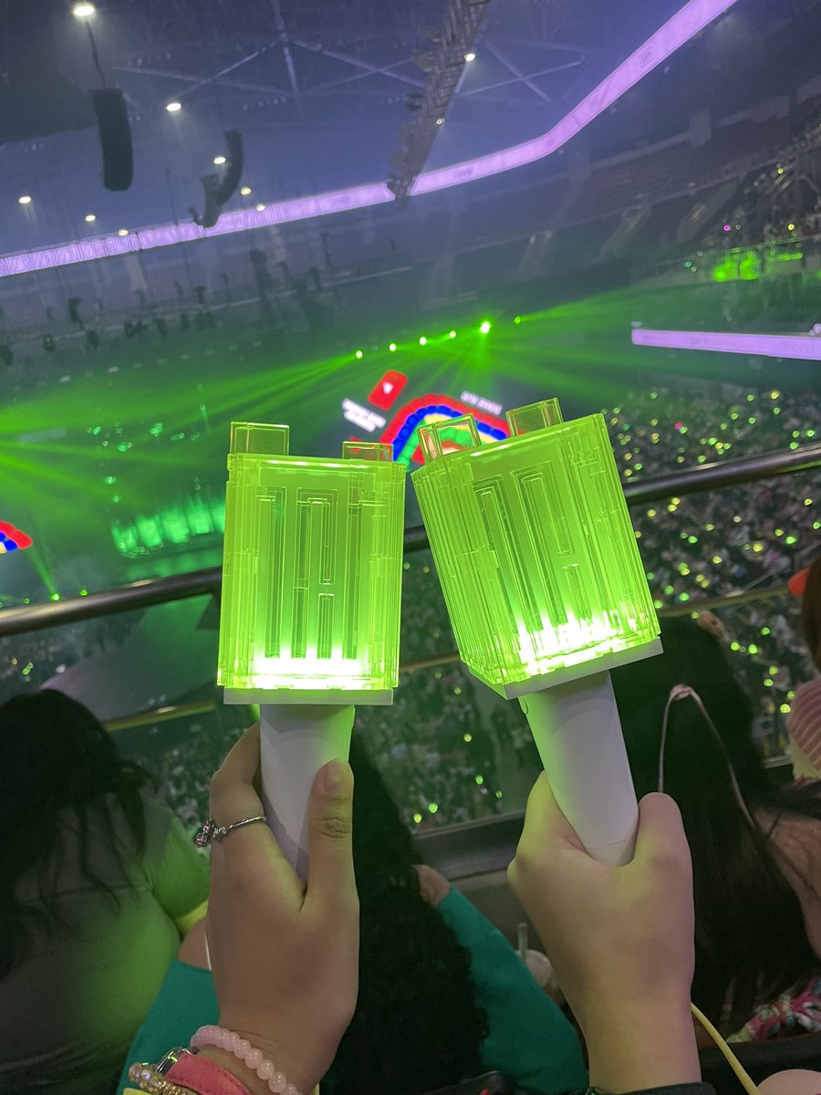 onsolariseon's tweet photo. still feels like a dream 🫂💚 https://t.co/GccL6ckqI4