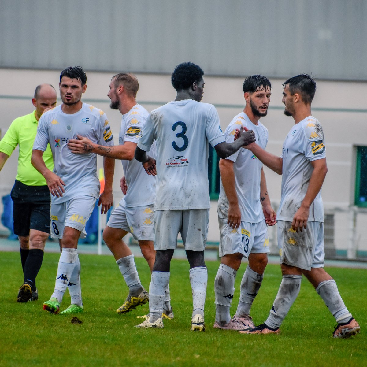 Pour leur ultime test avant le début du championnat, nos Chartrains ont décroché une seconde victoire en préparation, s'imposant 1-0 contre Sainte-Geneviève (N3), avec un but signé Pierre Picot ! 💪🏻

#National3 #AllezChartres 🔵⚪️
