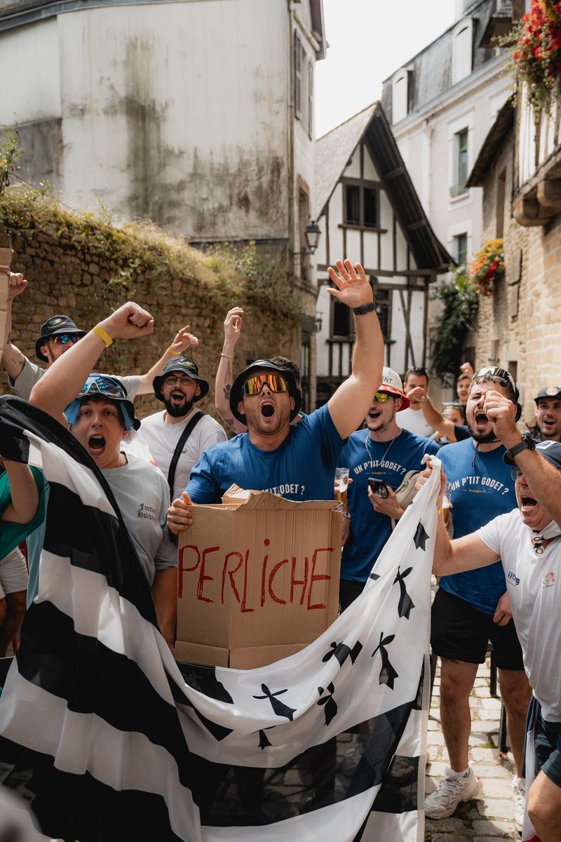 tony_esnault's tweet photo. Retour Olympique. 🥇📸

Le champion Olympique, Nicolas Gestin, est rentré chez lui, à Quimperle, hier dans une ambiance de folie ! 🔥

Une dernière parenthèse Olympique avant le retour du foot. 📸 https://t.co/NLSuF0vCTb