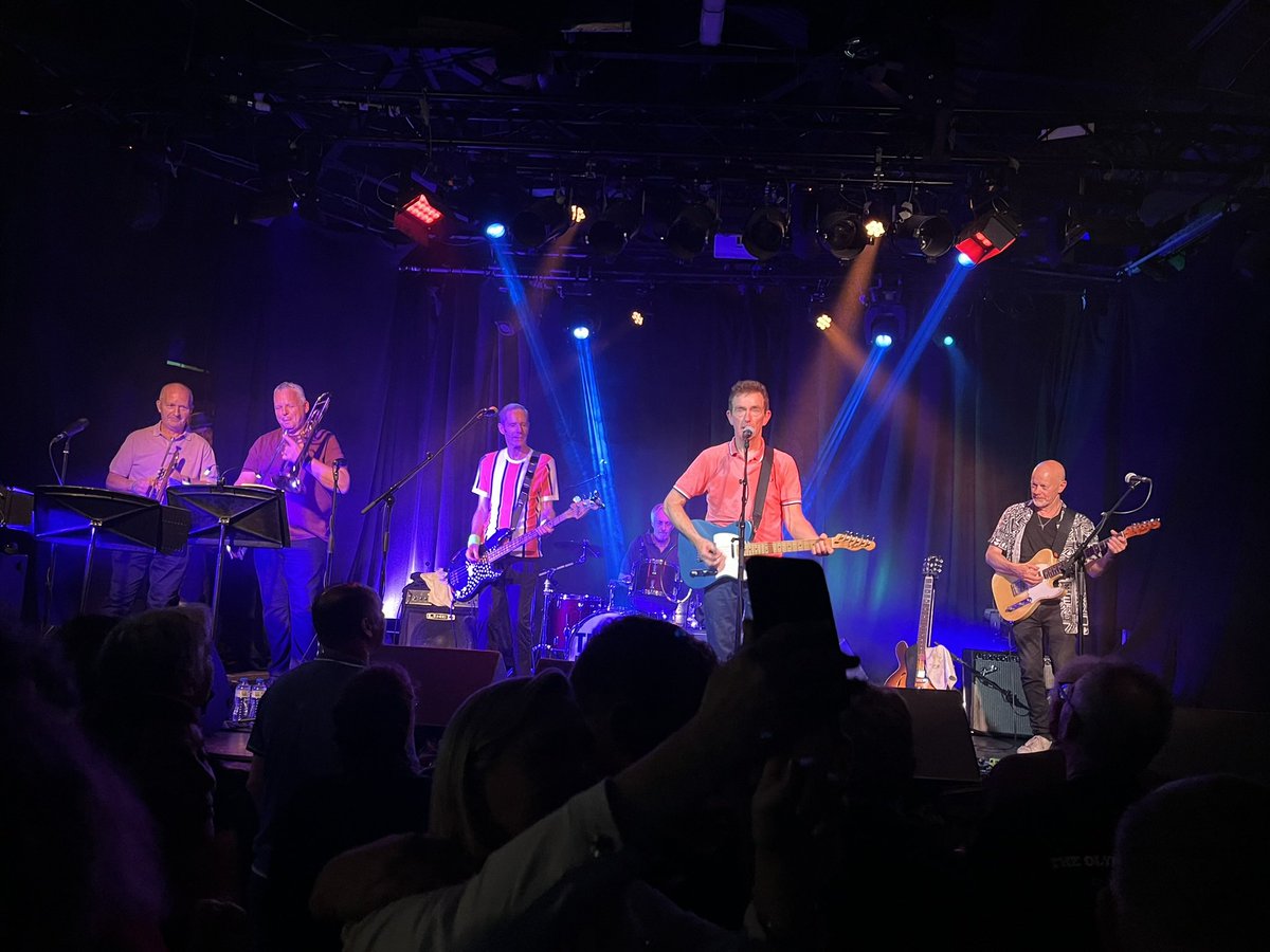 kieranwhite's tweet photo. The legendary Blades 

Amazing show @mydolans last night https://t.co/qnAKalQnhW