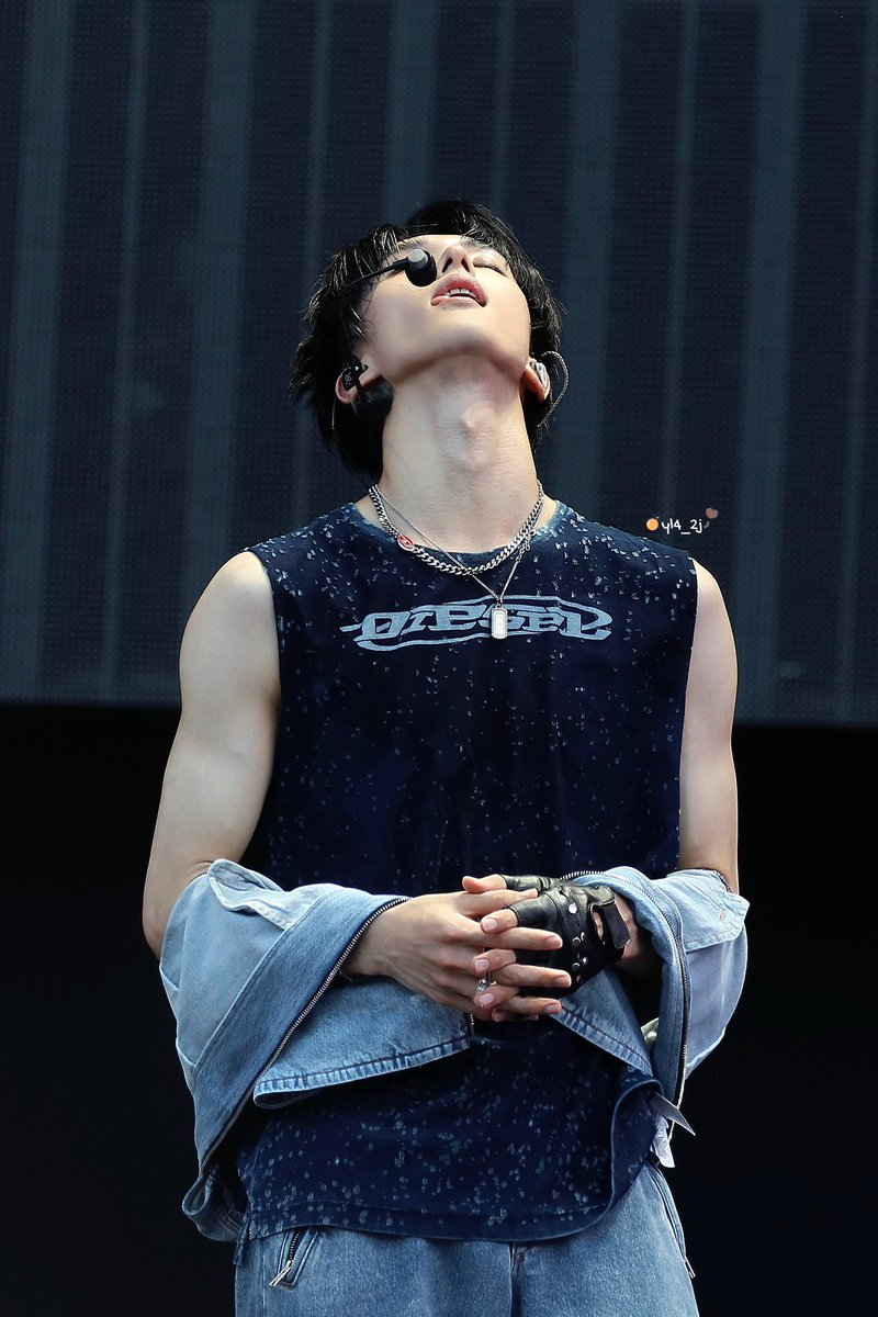 jwidaese's tweet photo. ㅤㅤㅤㅤㅤsummer sonic #jisung

ㅤㅤㅤㅤday 1    ㅤㅤㅤㅤㅤㅤㅤㅤday 2 https://t.co/r27JKYKMlW