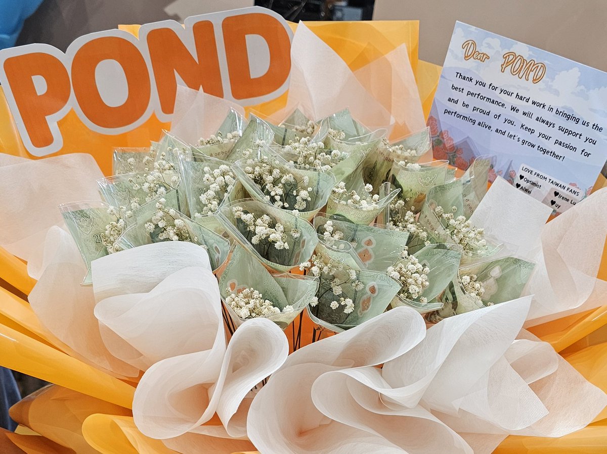 uy_0218's tweet photo. ✨️WE ARE FOREVER FANCON✨️
🧡support for Pond &amp; Phuwin from Taiwan fans🤍

Hope our boys can be happy everyday and don't forget we will always by your side.
These two days was amazing. I will keep it in my mind forever❤️รักนะ

#ppnaravit @ppnaravit 
#phuwintang @phuwintang https://t.co/yM7tUtvYSb