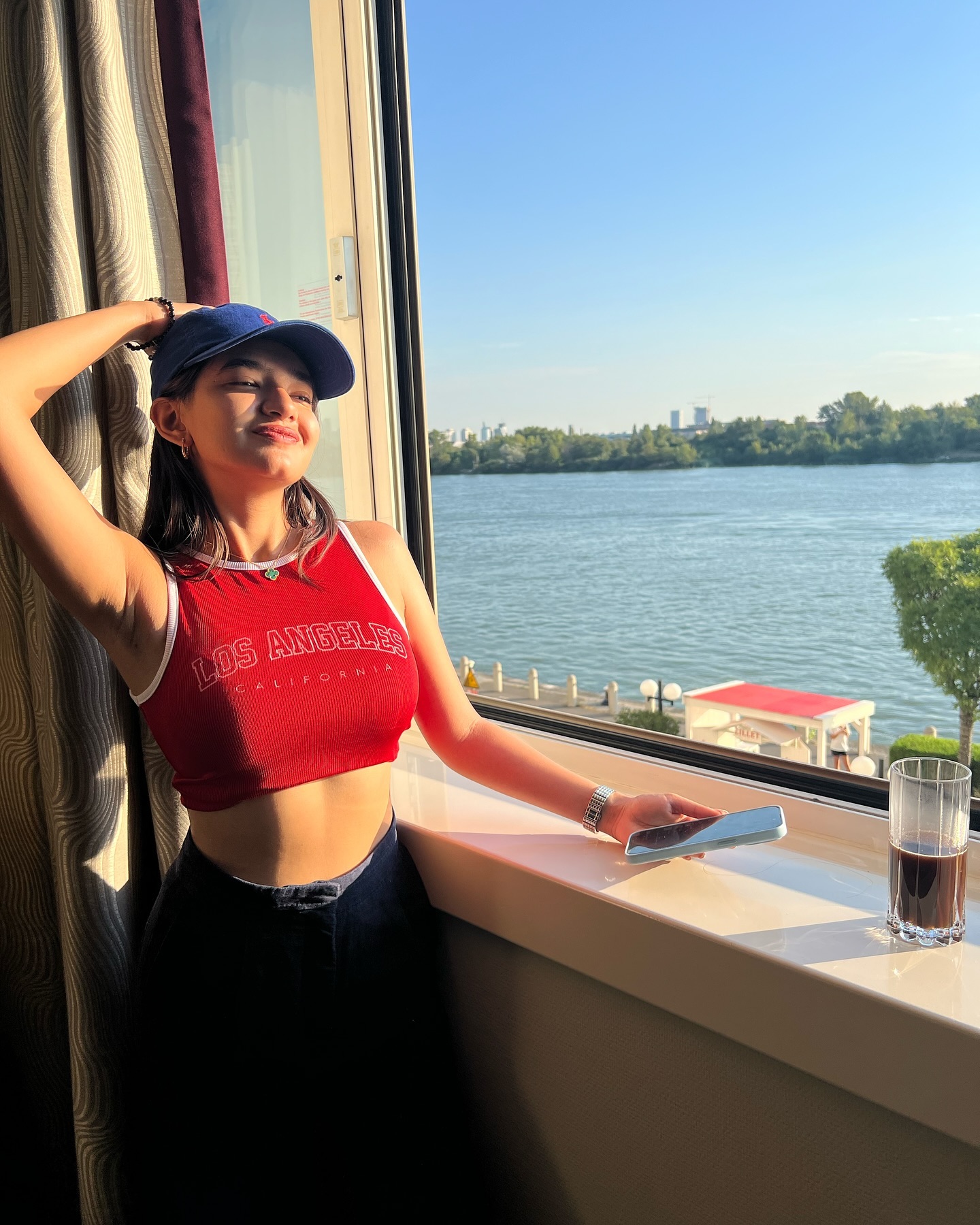 GVQPYWIboAATlxq?format=jpg&name=large