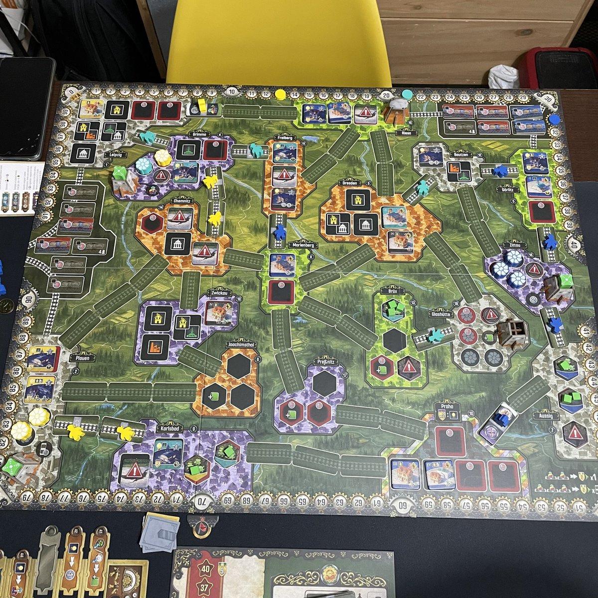 barbutindepe's tweet photo. @CranioCreations @MalditoGamesES @stonemaiergames @NSKNGames @hig_games @tgryphgames @BoardAndDice @llama_dice @Woodys_3d @eloipujadas @Guerrademitos @ReinerKnizia @MindclashG @gmtgames @EdPrimigenio @FeuerlandSpiele @kleffbcn @Tcgfactory @MEBOgames @PlaySDGames @zacatrus @darkstonecat @real_QueenGames @SaltPeppergames @lookout_games @tonixllobet @MasQueOca @israperrillo @GetSwitchy @2TomatoesGms @ajaume @DevirCat @czechgames 175 (105): I tercer Nucleum en tres dies! #JocsDeTaula #BoardGames #Nucleum #DarkStoneCat #DarkStoneCatalunya https://t.co/55330x8ciS