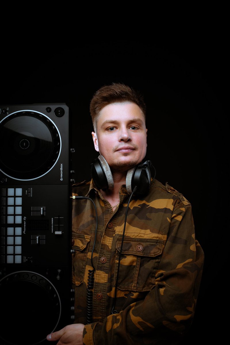clubmastersdj's tweet photo. DJ Dealer photo sessions from Clubmasters Academy
Portfolio: https://t.co/Wx4kIXNiqI https://t.co/KHNnLraT8b
