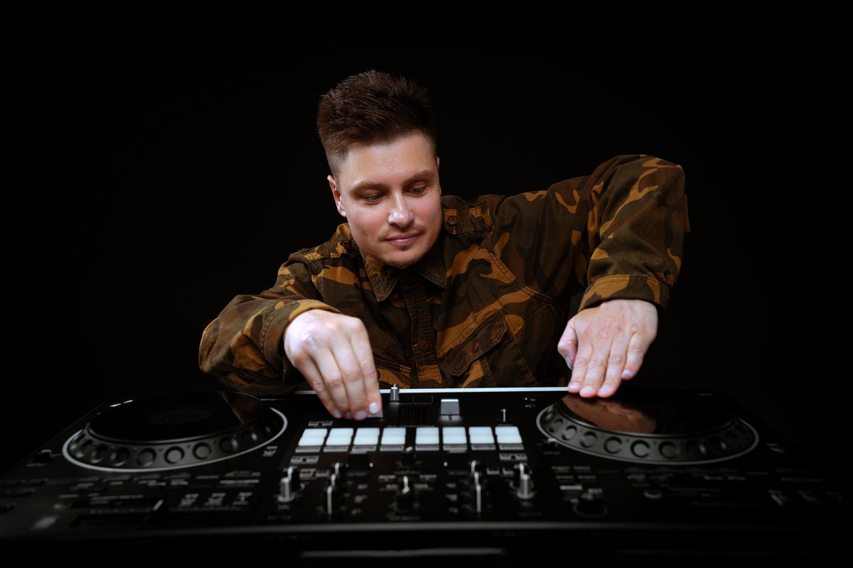 clubmastersdj's tweet photo. DJ Dealer photo sessions from Clubmasters Academy
Portfolio: https://t.co/Wx4kIXNiqI https://t.co/KHNnLraT8b