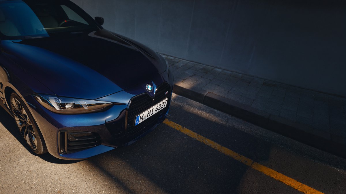 BMW's tweet image. Cool. Calm. Connected.

The BMW M440i xDrive.
#THEM4 #BMW 

Mandatory information according to german law ’Pkw-EnVKV’ based on WLTP: energy consumption combined: 8,8 l/100 km; CO₂ emissions combined: 199 g/km; CO2-class(es): G