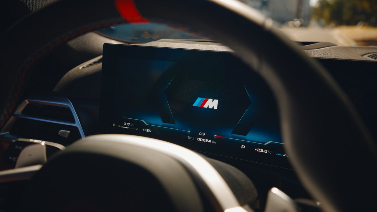 BMW's tweet image. Cool. Calm. Connected.

The BMW M440i xDrive.
#THEM4 #BMW 

Mandatory information according to german law ’Pkw-EnVKV’ based on WLTP: energy consumption combined: 8,8 l/100 km; CO₂ emissions combined: 199 g/km; CO2-class(es): G