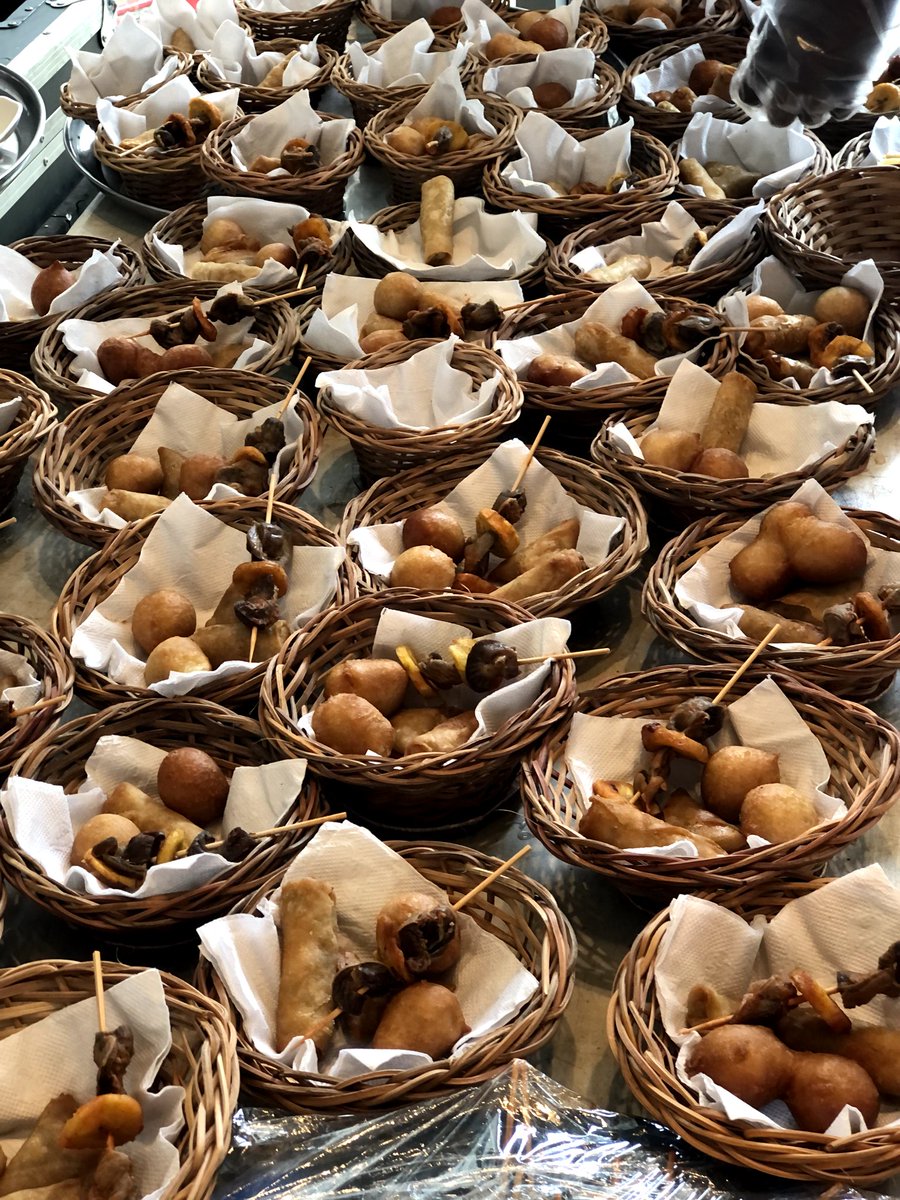 AnjazCake's tweet photo. 300 packs of small chops delivered 
To place your order, kindly call me on 090-27-08 4895 
#abujareels  #abujabusiness #kuruduabuja #abujasmallchops #abujaweddings #abujanigeria #abujabusinessconnect https://t.co/Cdd15b0xop