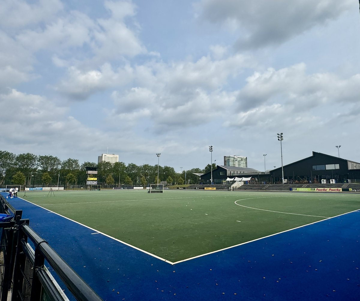 Hurst_Hockey's tweet photo. Training is underway, the girls sessions have been put together and coached by the @KampongHockey staff, it’s great to see them back on the pitches loving their hockey! 🦅🏑🇳🇱 #WeAreHurst https://t.co/PprDaWEEqS