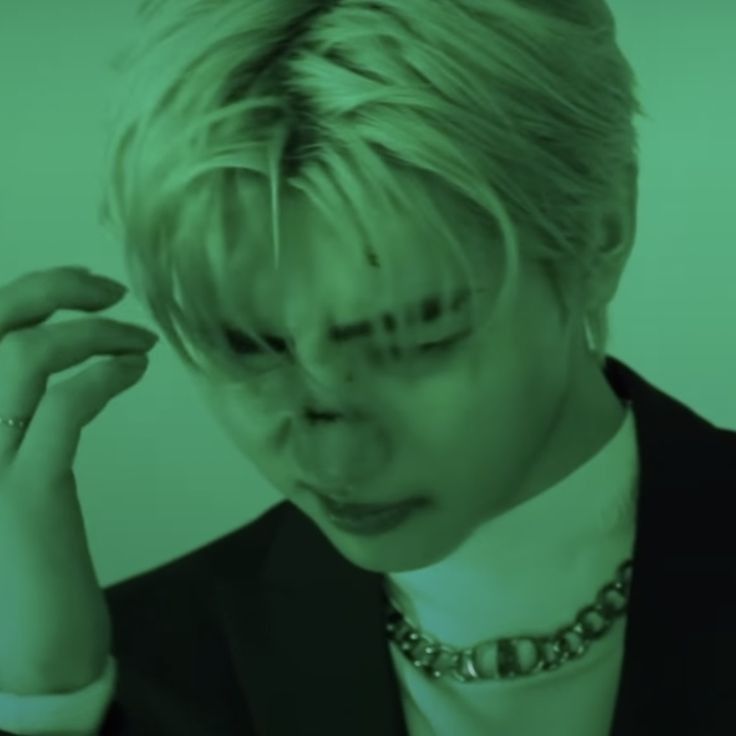 PLEASE someone edit this sunghoon to a brat song and js change the hue closer to brat shade 🙏