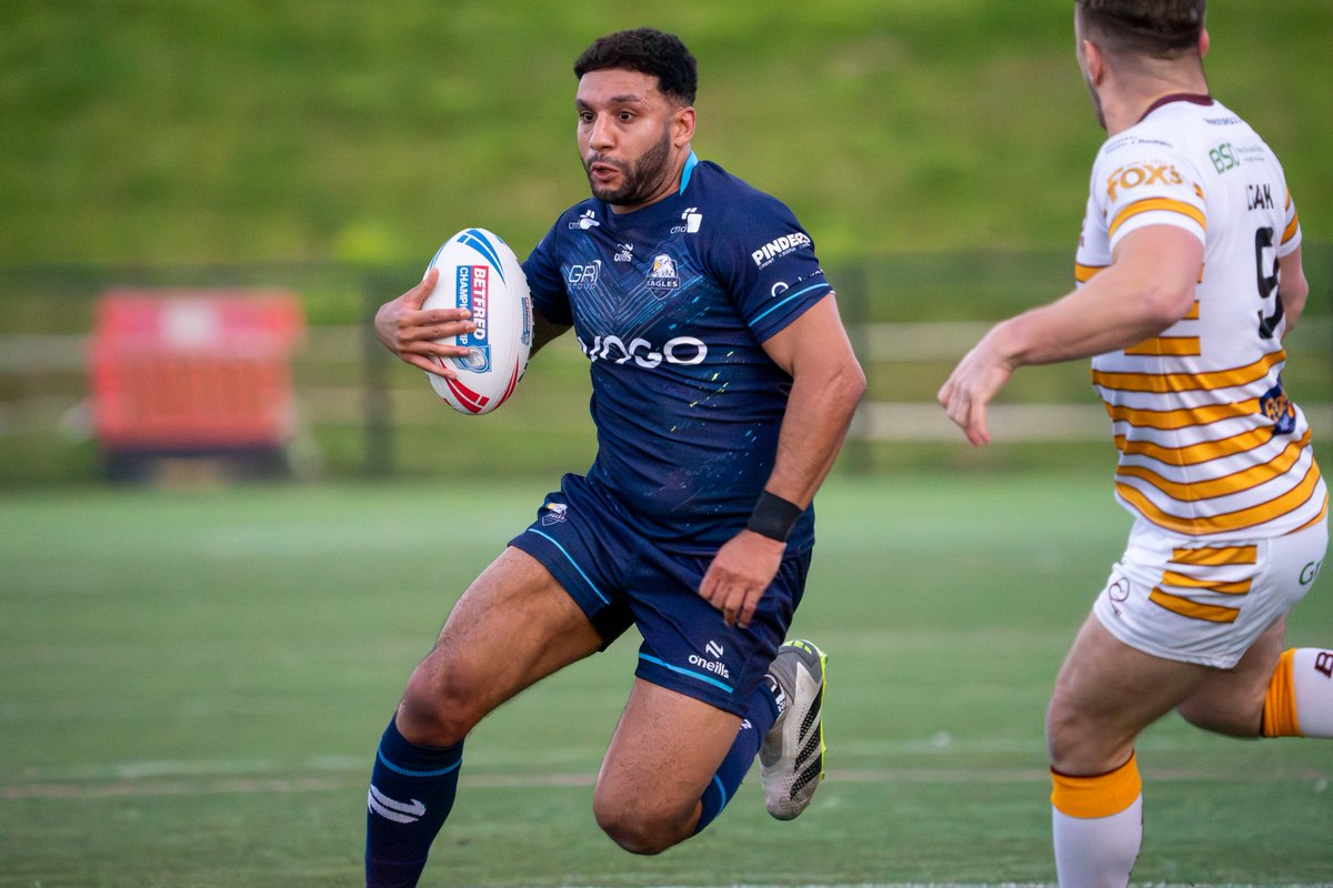 📸 Check out a selection of images captured from Friday night's game against Batley, courtesy of our photographers, <a href="/hannnnp/">han</a> and <a href="/HaywardCreative/">Andy Hayward</a>.

#StrongerTogether #40Years