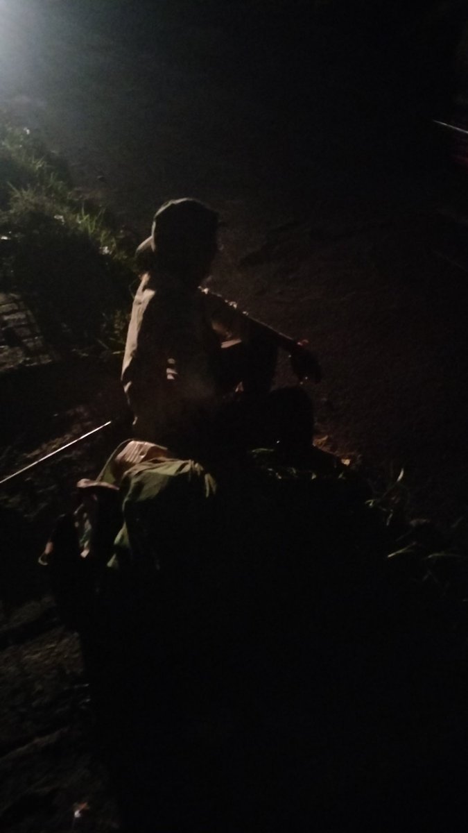 Rahulkumarjha8's tweet photo. आज़ादी के 78 वां बर्ष बाद भी लाखों लोग सड़कों पर गुजाराने कों मजबूर है,
ऐसा लगता है की आज़ादी का अमृत काल और हजारों बर्षो दूर है।
(तस्वीर 15 अगस्त 2024 गोरखपुर )
@narendramodi @MamataOfficial @INCIndia @AITCofficial @BJP4Bengal @RahulGandhi @rashtrapatibhvn @BJP4India @cpimspeak https://t.co/XmKzeVADm6