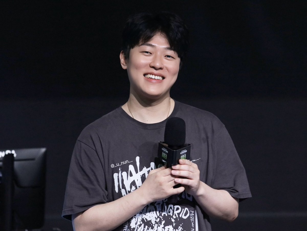 _u_nun__'s tweet photo. 웃는 거 너무 예뻐🤭

#류제홍 #ryujehong #올드오션 #옵챔스 #OWCS https://t.co/WnK01bXlnG