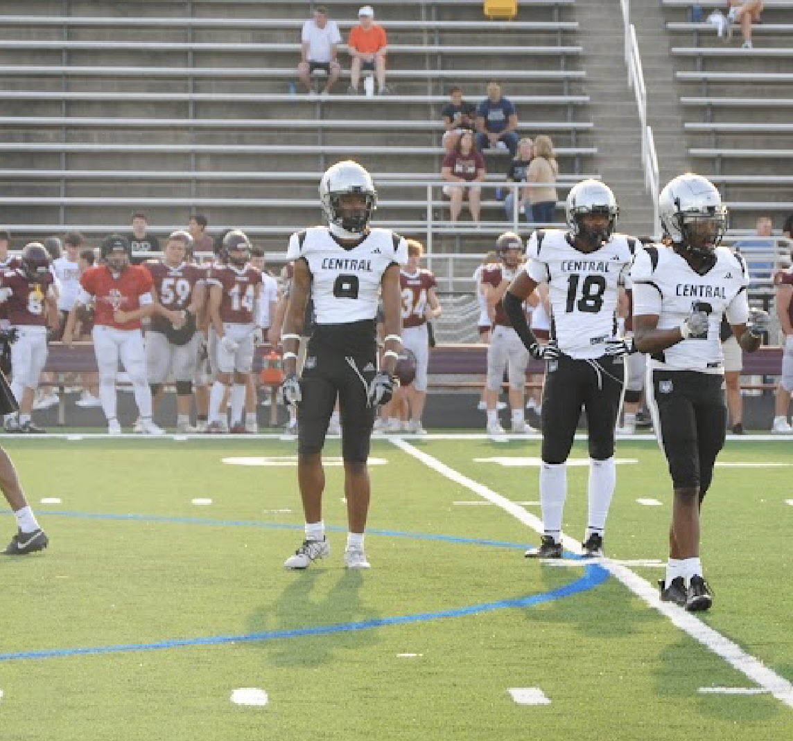 BrandonBurney18's tweet photo. Last Time Gotta make it count 🐺❤️@hcwolvesathlet1 @HCWolvesFootba1 #Snrszn https://t.co/FwMx6SwbCs