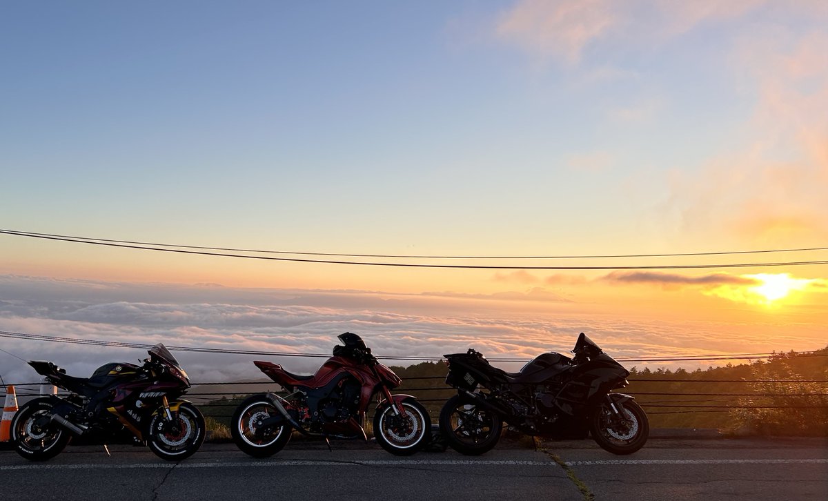 fudi_mon's tweet photo. メインの雲海も見れてほんまに最高でした
次は九州ですかね https://t.co/LX4KYCAnMu
