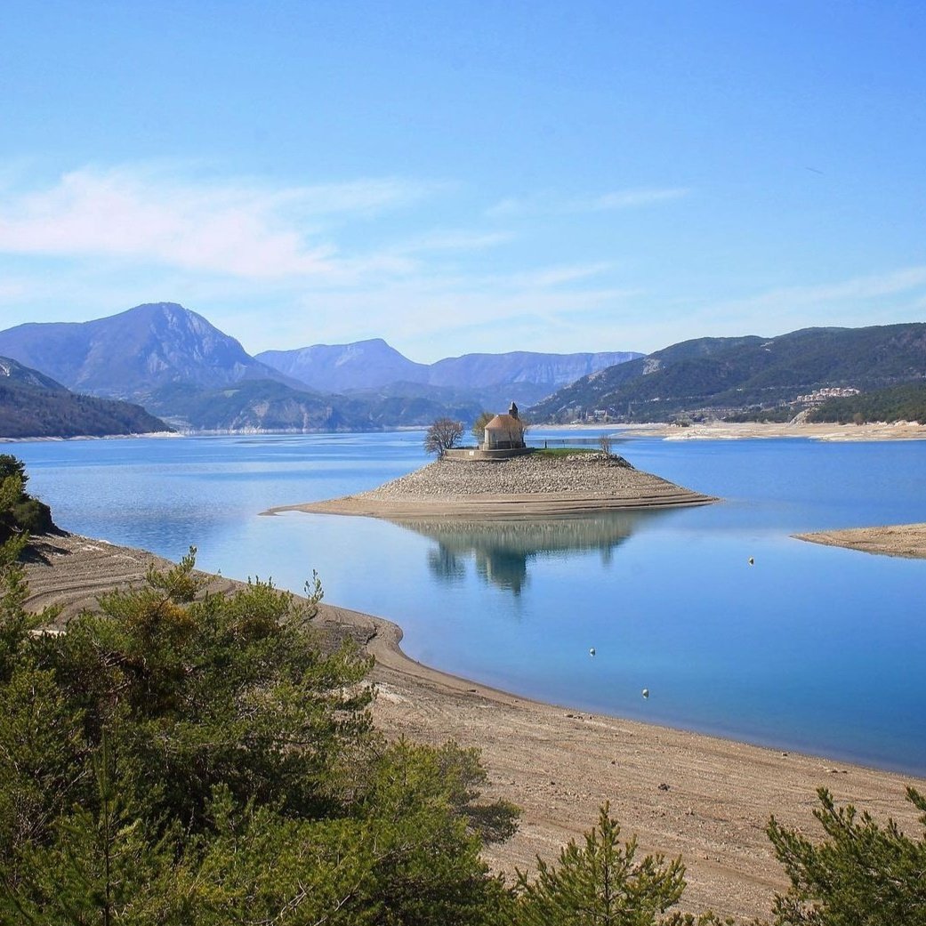 Travelsandphoto's tweet photo. Au lac de Serre Poncon.
#hautesalpes #alpes #moubtains #landscapephotography #alps #francemontagnes https://t.co/DiOAL7WtTb