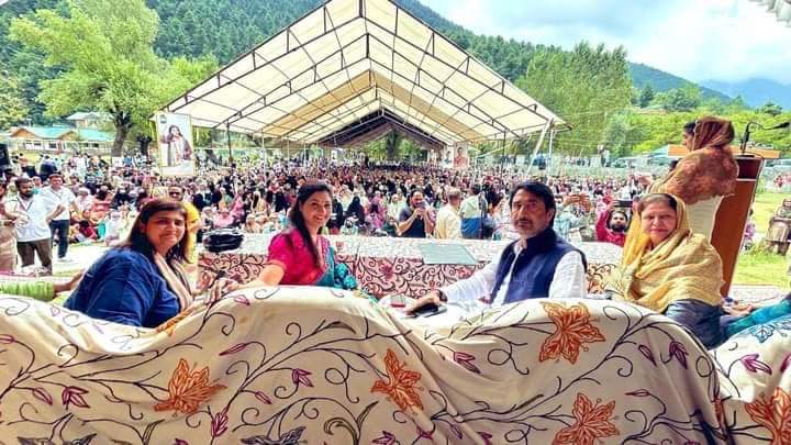 GAMIR_INC's tweet photo. Today, National President of Mahila Congress @LambaAlka participated in the Nari Nyay Sammelan at Doru, Anantnag district, J&amp;K.

During this, a large number of Mahila Congress officials and Congress workers were present.

@MahilaCongress 
@INCIndia https://t.co/5hbtyCAJ93