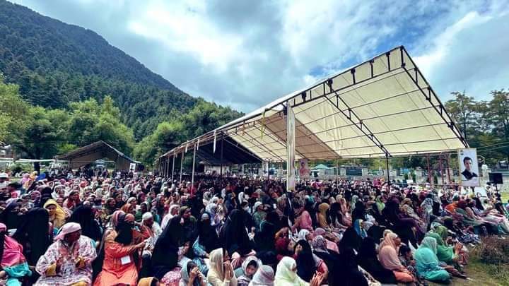 GAMIR_INC's tweet photo. Today, National President of Mahila Congress @LambaAlka participated in the Nari Nyay Sammelan at Doru, Anantnag district, J&amp;K.

During this, a large number of Mahila Congress officials and Congress workers were present.

@MahilaCongress 
@INCIndia https://t.co/5hbtyCAJ93