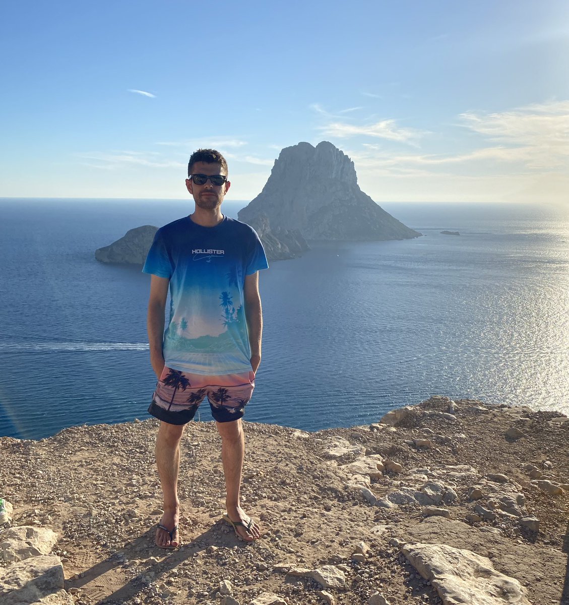 MattiaMalve's tweet photo. People from Ibiza😎🌅
#mirador #esvedra #esvedrà #isla #ibiza #islabonita #sol #mar #verano #playa #islasbaleares #vacaciones #skyline #holiday #sun #sunglasses #sea #summer #beach #balearislands #sole #panorama #vista #isola #mare #estate #spiaggia #vacanze #isolebaleari https://t.co/eRUQQEeoTY
