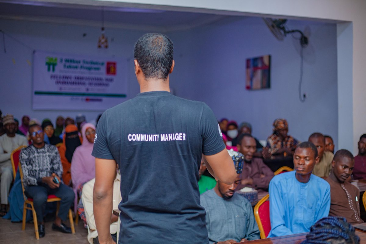 DevelopmentHubN's tweet photo. A successful #3MTT orientation sets the stage for endless possibilities, it's the first step in turning vision into action and potential into greatness, With the strength of our community, we will be achievers.
@bosuntijani  @NITDANigeria @ibrahimelyaqub https://t.co/ACxxdfdKNx