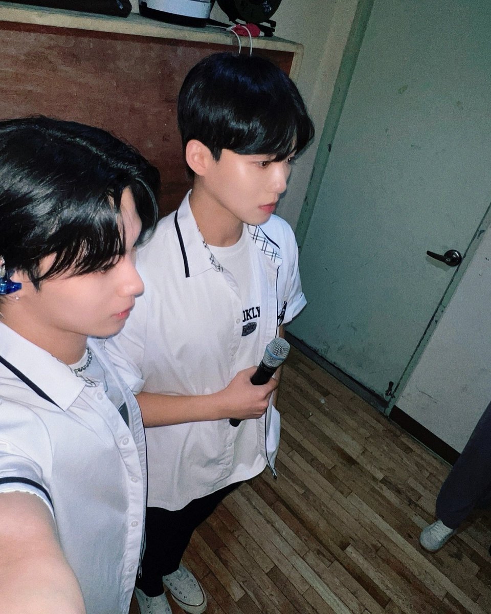 PortalOX's tweet photo. 10.08.24 | [📸] 0_1_gyeom Instagram 

"#JazzForTwo Fan Meeting ❤️👍"

#OMEGA_X #오메가엑스 
#한겸 #HANGYEOM 
#JazzForTwo #재즈처럼 
#태이 #Taeyi #세헌 #Seheon 
#도윤 #Doyoon #주하 #Juha https://t.co/GKyrZlRt5A