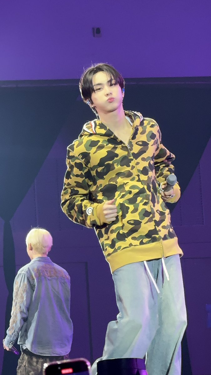 베이프 커요미 최근에 입엇던 사복中 젤맘에든다 잘햇어