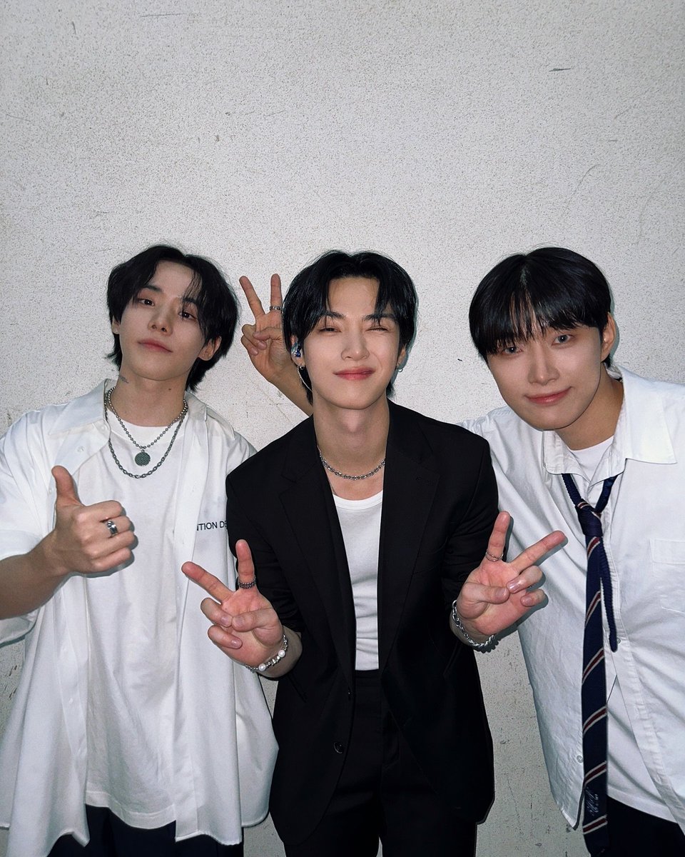 PortalOX's tweet photo. #OMEGA_X #์ค๋ฉ๊ฐ์์ค
#ํ๊ฒธ #HANGYEOM
#JazzForTwo #์ฌ์ฆ์ฒ๋ผ
#ํ์ด #Taeyi #์ธํ #Seheon
#๋์ค #Doyoon #์ฃผํ #Juha https://t.co/UKm4MhyQME