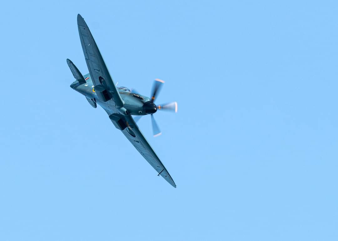 Rolls-Royce Heritage Flight tweet media