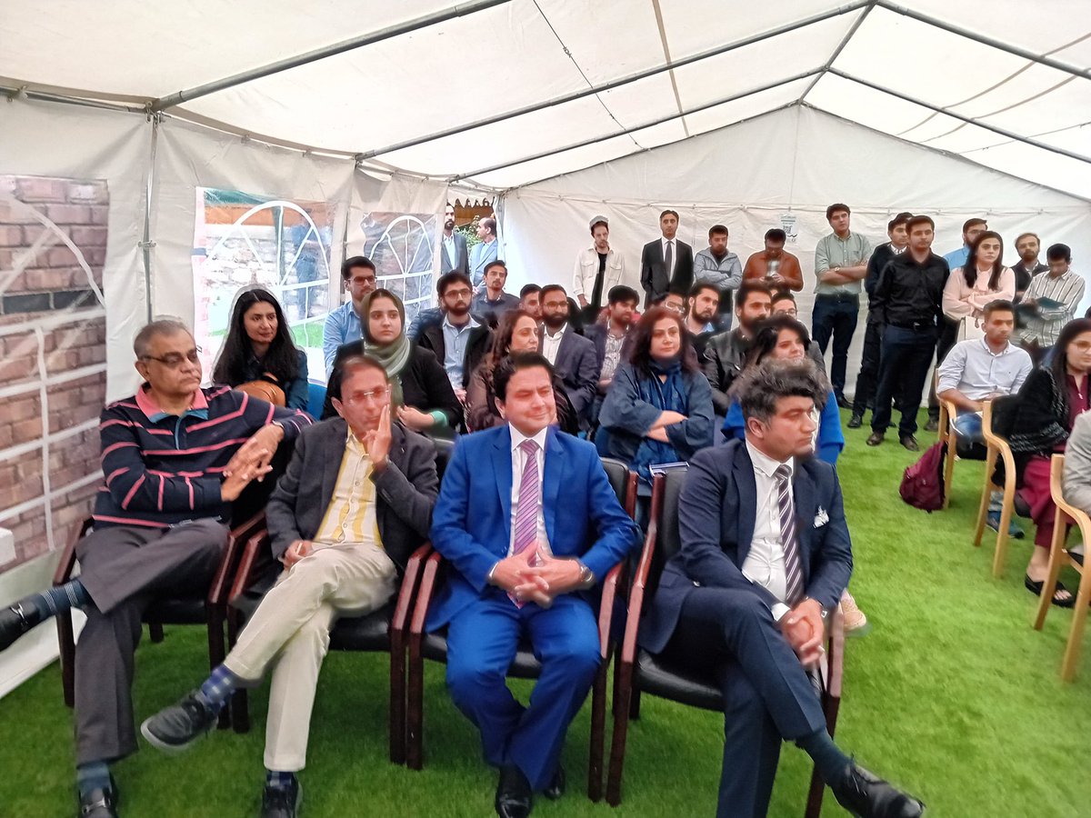 PakinIreland's tweet photo. The Embassy &amp; @aipps_eire hosted an orientation &amp; networking session for newly arrived 🇵🇰Physicians. 
Attended by a large number of senior consultants &amp; young doctors. Legacy of hard work &amp; dedication must continue from 1 generation to another @ForeignOfficePk @nhsrcofficial https://t.co/CffjkAMNvp