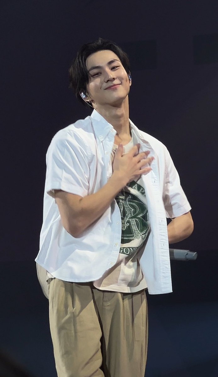 THIS JUNGWON PHOTO OMG????