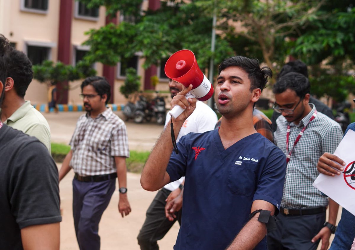 Day 7 of our protest: A rally was held. Our honourable Director sir also came to support the cause. The fight for ensuring safety in our hospital continues strong !
<a href="/PMOIndia/">PMO India</a> <a href="/MoHFW_INDIA/">Ministry of Health</a> #JusticeForRGKar #BengalHorror #CentralProtectionAct #Doctors_on_strike