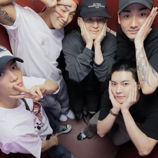 Crazyyy we all thought Ren is the one next to enlist bcs of the hair but turn out it will be JR🥹