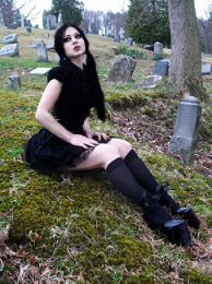 GarySfound's tweet photo. I #hope all the #emo and #goth people would party at my #gravesite on #Halloween . they would have fun I think. https://t.co/1a45X0gcr6