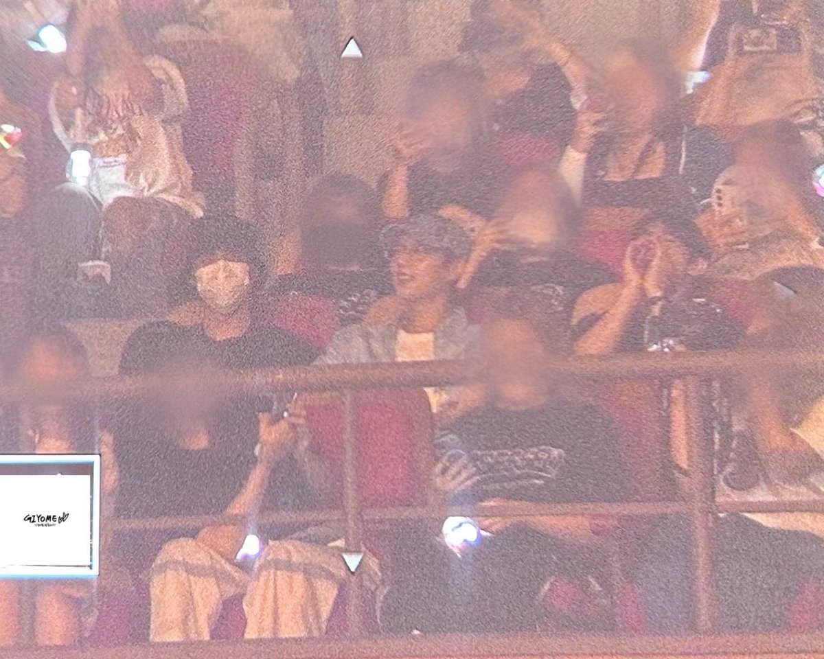 GIYOME_90's tweet photo. 240818 #이기광솔로콘서트 #OBSESSED 

내칭구들 어딨니 
사랑넘치는 할라네🥲💙💛💚💜

#하이라이트 #HIGHLIGHT #윤두준 #양요섭 #이기광 #손동운 https://t.co/GWdDO7ng6n
