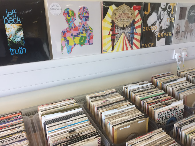 PlanetEarthRec's tweet photo. Planet Earth Records - Buy New and Second Hand Vinyl Records Online - Mail Order Vinyl Records https://t.co/YUkJ2eqh4u #vinylrecords #vinyl #recordshop #recordstore #recordcollector https://t.co/rwTP73PSf6