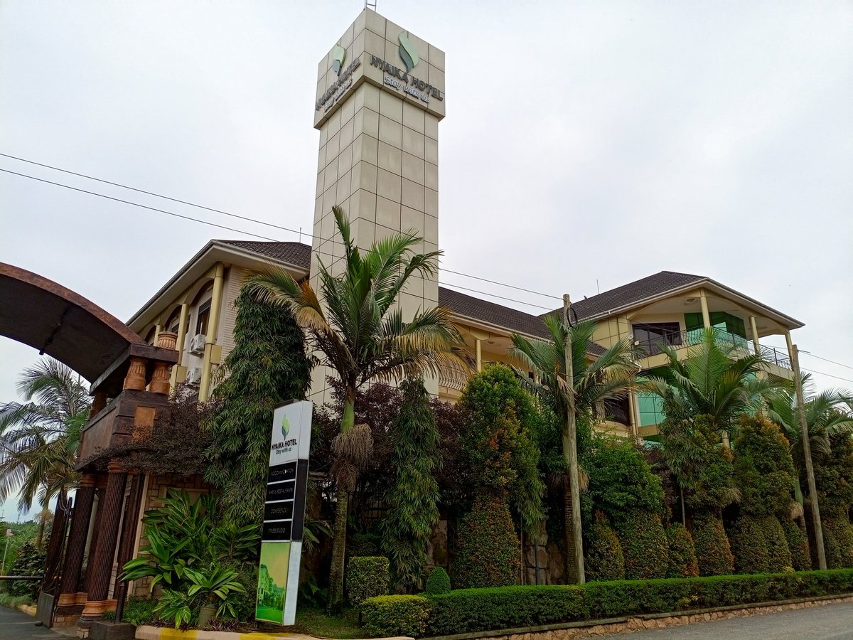 rarrigz's tweet photo. #TooroKokasemera: We are at #Nyaika Hotel, Boma in #FortPortal Tourism City for the premiere of #TooroKingdom segment of #TukoPamoja. 

Rukirabasaija Kasunga Kyebambe Nyaika was the 3rd Omukama of Tooro who reigned from 1862 to 1863, and 1864 to 1874. https://t.co/ugvFATkugj