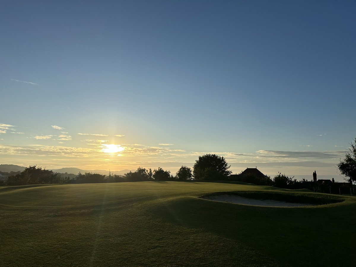 Just a reminder to our regular Sunday green fees &amp; guests, that our course will be closed from 11am - 5pm on Sunday 25th August for Lady Vice Captain’s Day.

If you are on the course before/after this time then please ensure priority is given to competition groups.

Thanks! ⛳️🏌🏻‍♀️