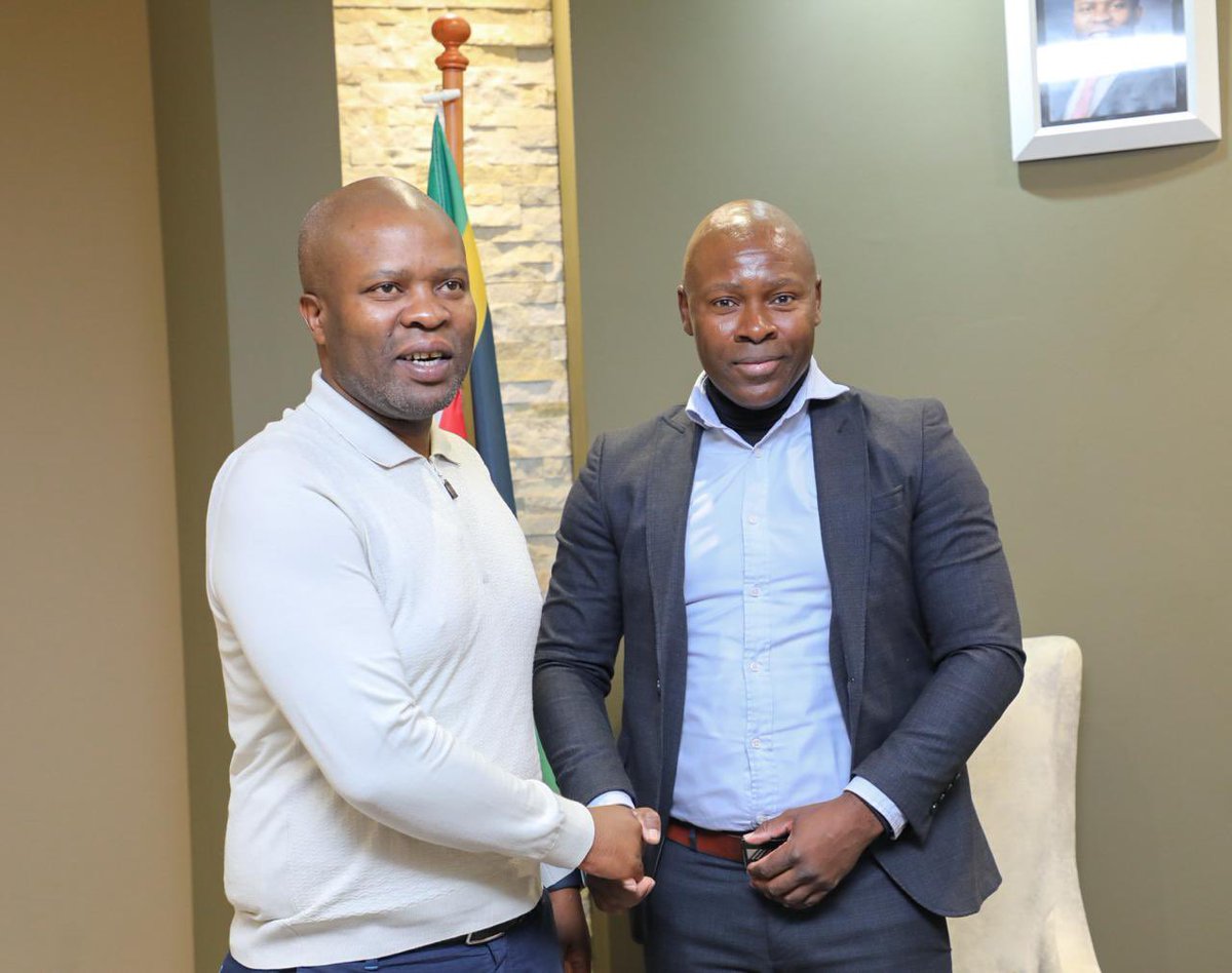 AfroZonkeGroup's tweet photo. Our Group CEO, Mr Sthembiso Mkhize met with the @GautengEcoDev leadership &amp; MEC @LebogangMaile1 to discuss a few of our plant dynamics, both in Gauteng (Alberton) and the upcoming ones in the Province. We have 2 commissioned plants that are coming up over the next few months. https://t.co/KPkJWmcF18