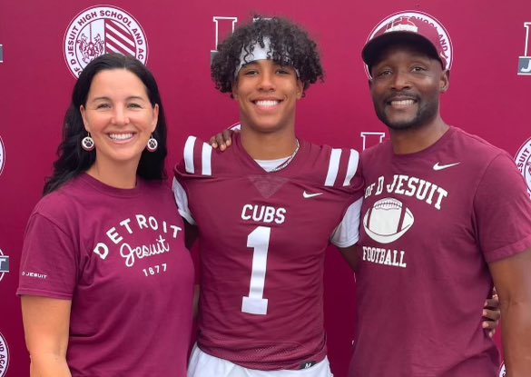 Great Family Day! #GoCubs <a href="/UDJ_Football/">U of D Jesuit Football</a>