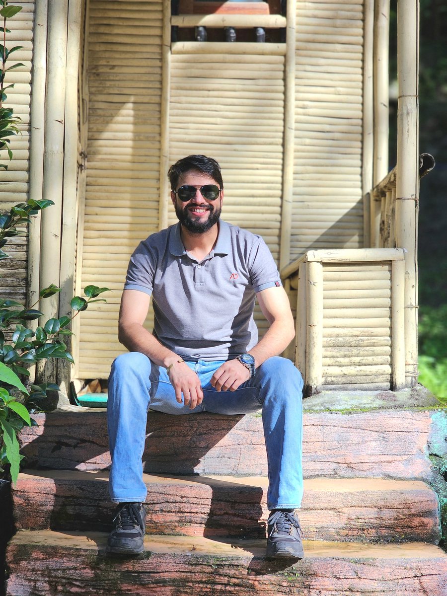 bhattakrrish1's tweet photo. जल्नेहरु जल्दै गर्छ्न हास्न नछोड्नुहोस् 😊
#डियर_जिन्दगी🙏 https://t.co/GSsqkzKayz