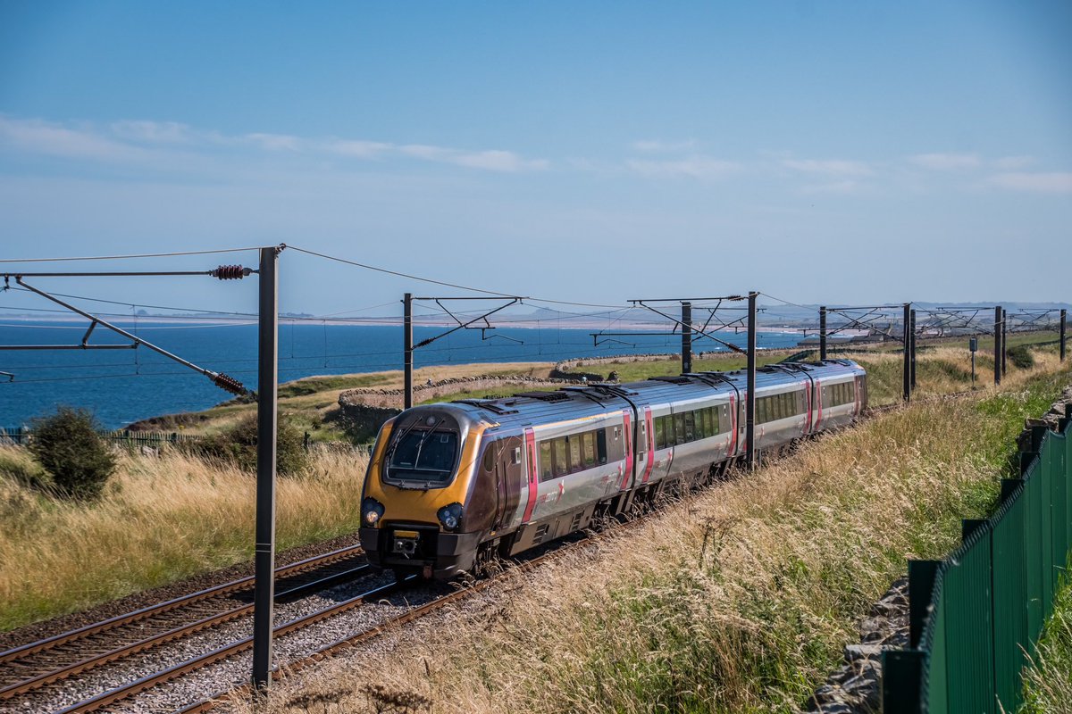 ASMRailPhotos's tweet image. 🖍️| 1S39 0620 Plymouth to Edinburgh

📣| @CrossCountryUK 
🚂| Class 220003
📍| Spittal
📆| 14/08/2024

#class220 #220003 #crosscountrytrains