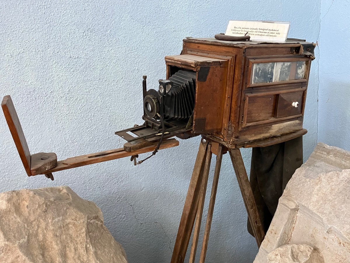 WeisserBernhard's tweet photo. #Archäologen setzen in allen Zeiten jeweils innovative Verfahren zur Gewinnung von #Bildern ein. @nfdi4objects Gesehen #otd im #Museum vom Apollon Smintheios-Heiligtum in der #Troas. https://t.co/B57aZCkga4