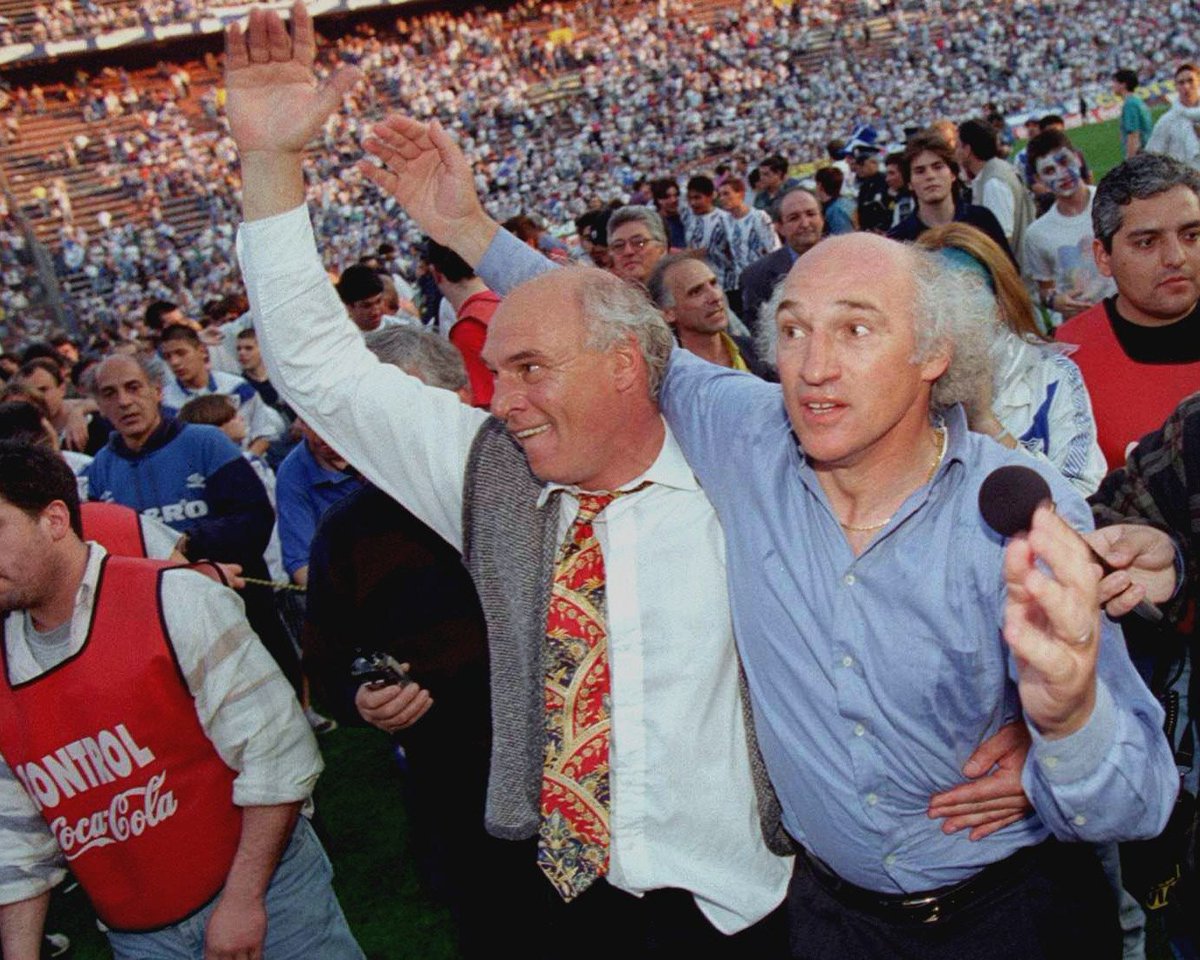Velez's tweet photo. El primer bicampeón de los torneos cortos de Argentina 💪🏼

A 28 años del Clausura 1996 ⭐️⭐️ https://t.co/JxHQs5pOfA