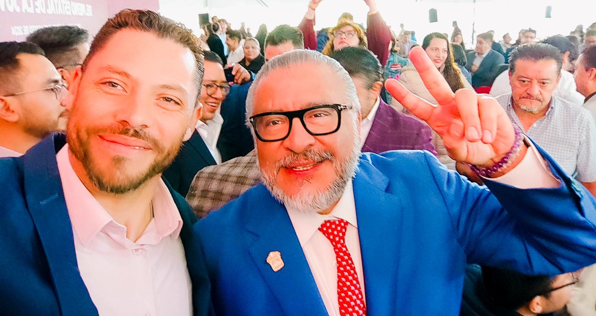 CLanguendik's tweet photo. En #Edomex, la colaboración entre las #OSC y el @Edomex está transformando el futuro de la juventud. A través de programas, oportunidades laborales y espacios de desarrollo, estamos trabajando juntos para construir un camino de éxito y esperanza para los jóvenes mexiquenses. https://t.co/aEUtoaTfEa