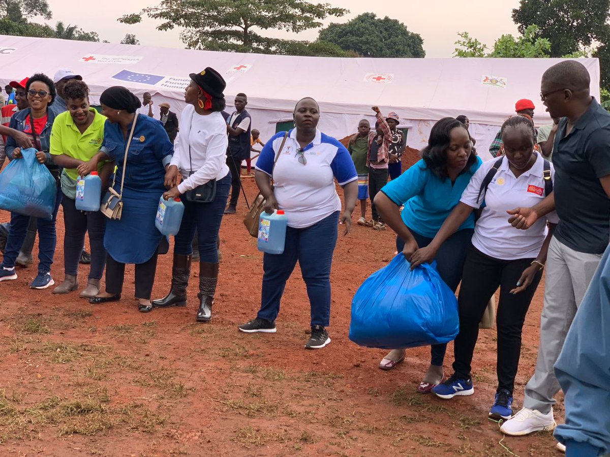 AliceTuriho's tweet photo. Rc Bukoto is represented by it's Magical President at the Rotary Donation drive to Kitezi victims https://t.co/nL9f3F69WP
